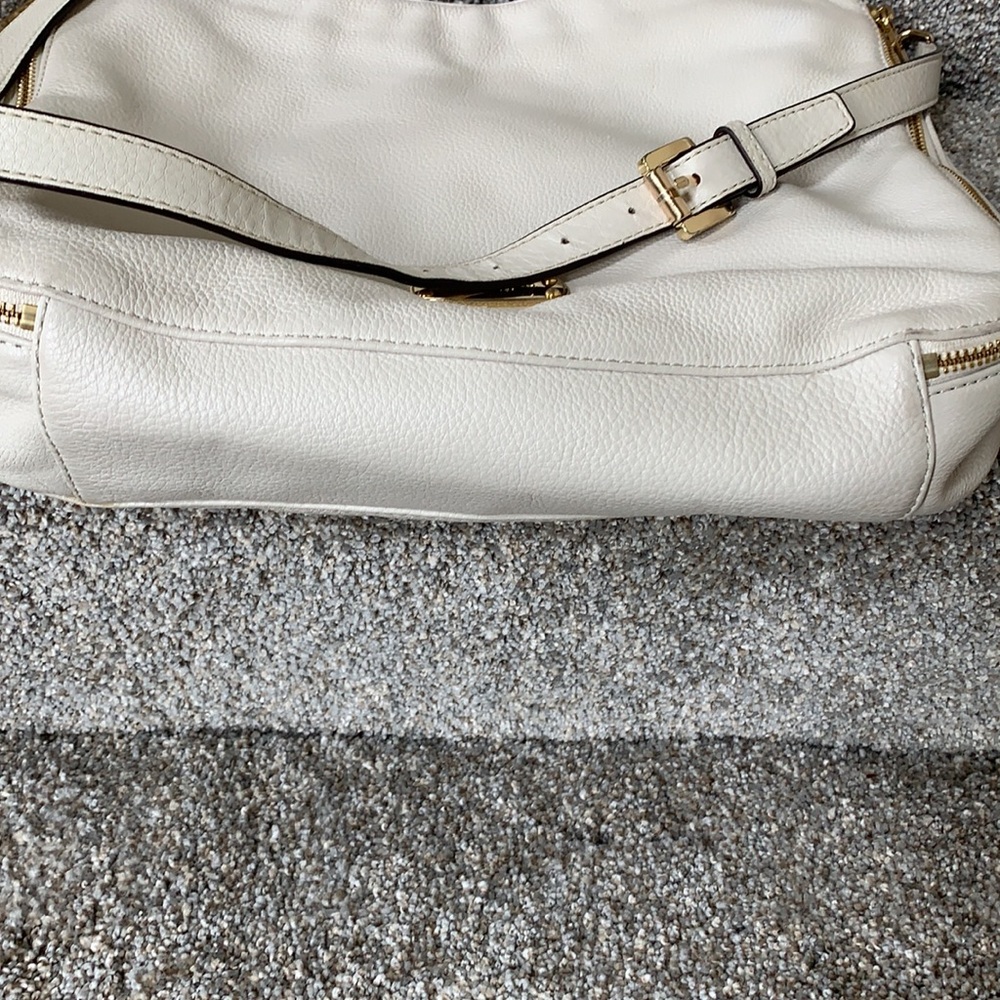 MK Large Cream Pebble Leather Shoulder Bag - Picture 8 of 10
